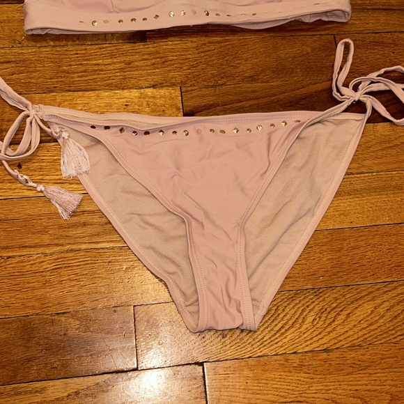 Pink bikini - Picture 2 of 7